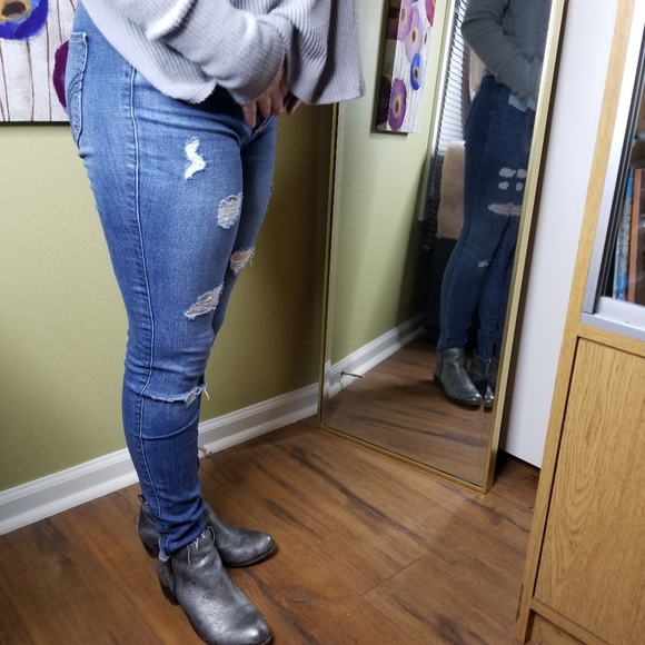 Hollister Distressed Jeans - Picture 8 of 12